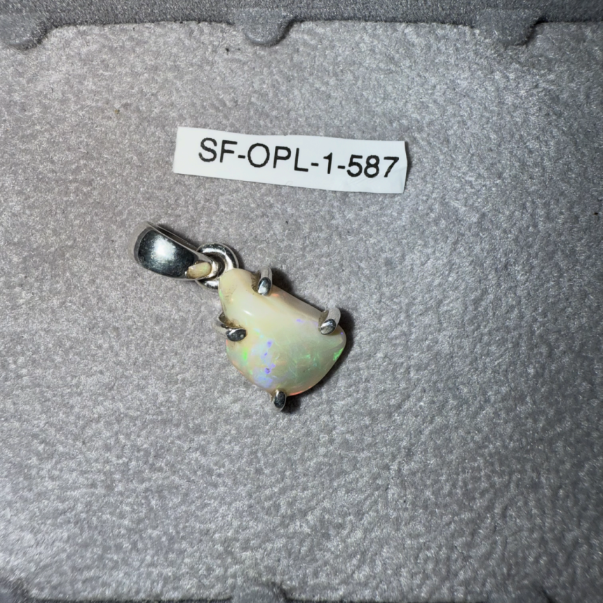 Pendentif Opale 587